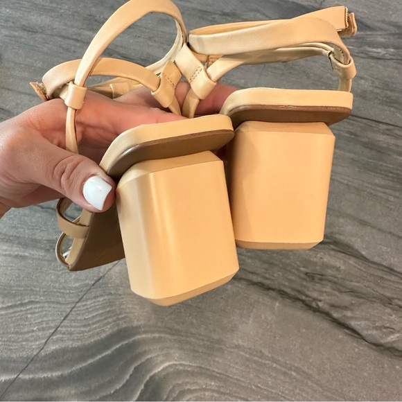 New Franco Sarto cream strap sandals with 3” block heel - Picture 6 of 9